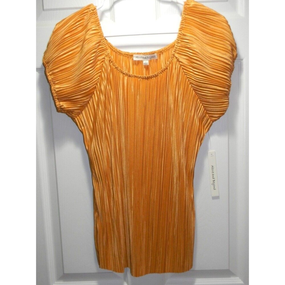 Above and Beyond Golden Textured Blouse Womens Size L Business Casual NWT